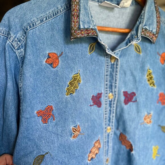 Bobbie Brooks Vintage Denim Shirt w/ Embroidered Autumn Fall Leaves Womens Sz XL - Picture 3 of 8